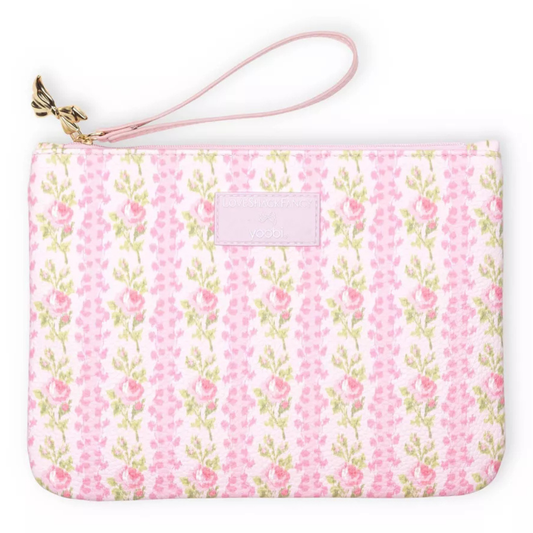 LoveShackFancy x Target - Estuche Plano con Cierre y Correa Yoobi Blooming Heirloom Strawberry Macaroon
