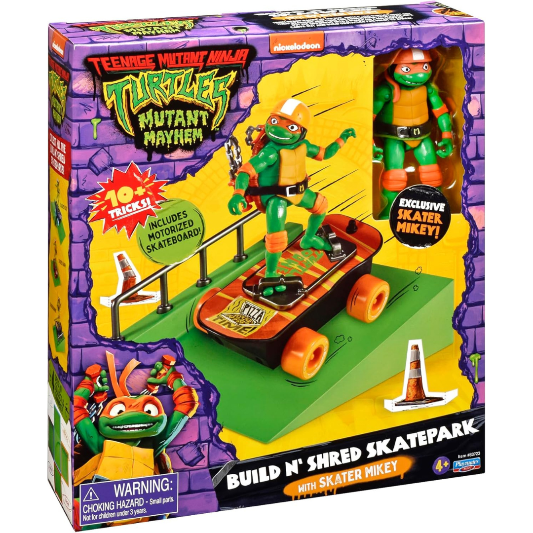 Teenage Mutant Ninja Turtles: Mayhem Michelangelo en una patineta con accesorios